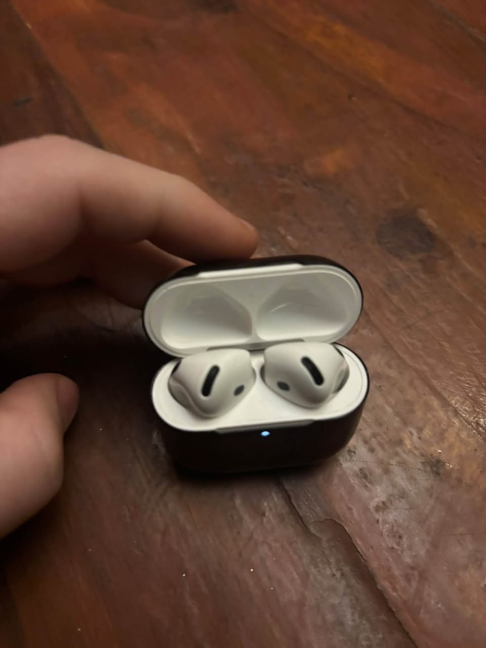 AirPods Pro 4, almost new