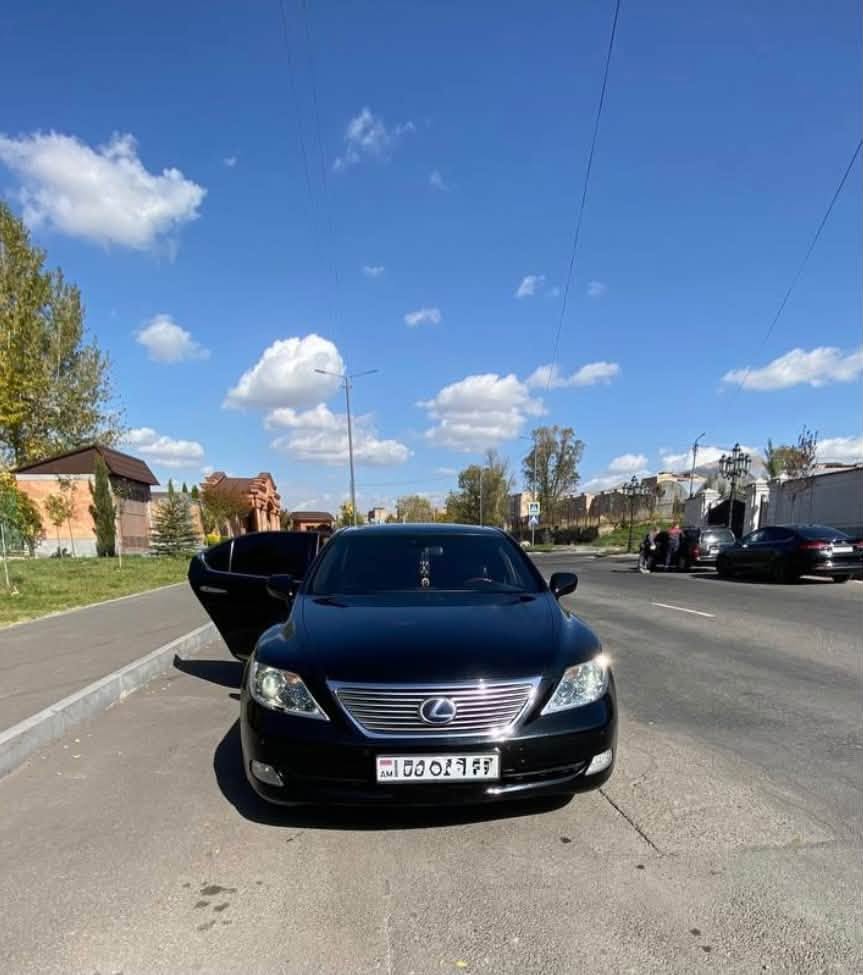Lexus LS 460L 2007