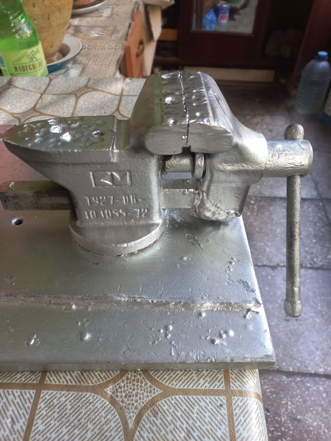 Metal vise (çelik mengene)