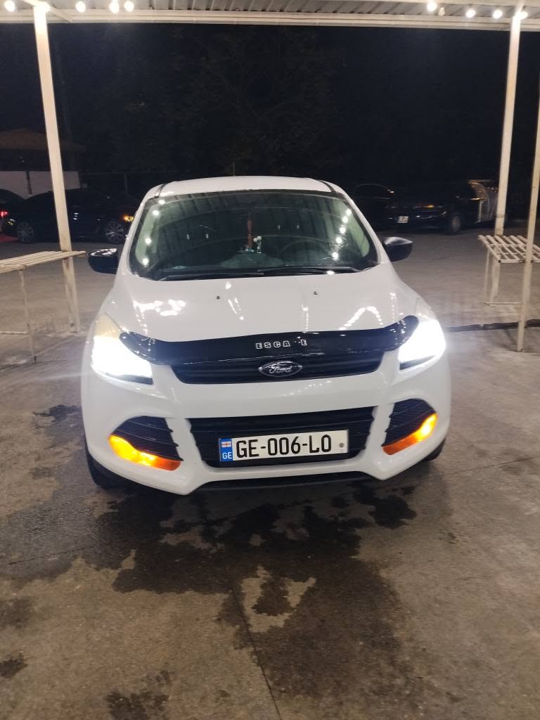 2015 model arabası 2.5 motor, benzinle çalışıyor