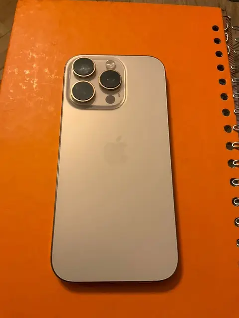 iPhone 16 Pro 128GB, 90% battery