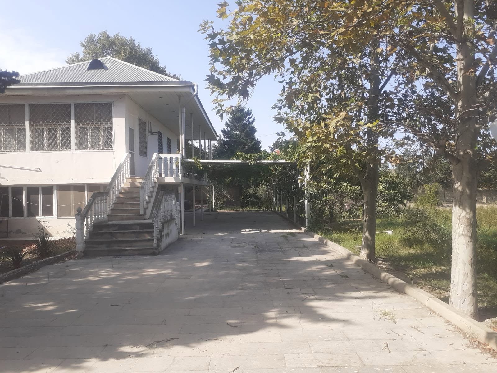 Հյուրատուն, Բաքու — 150,000 ₼