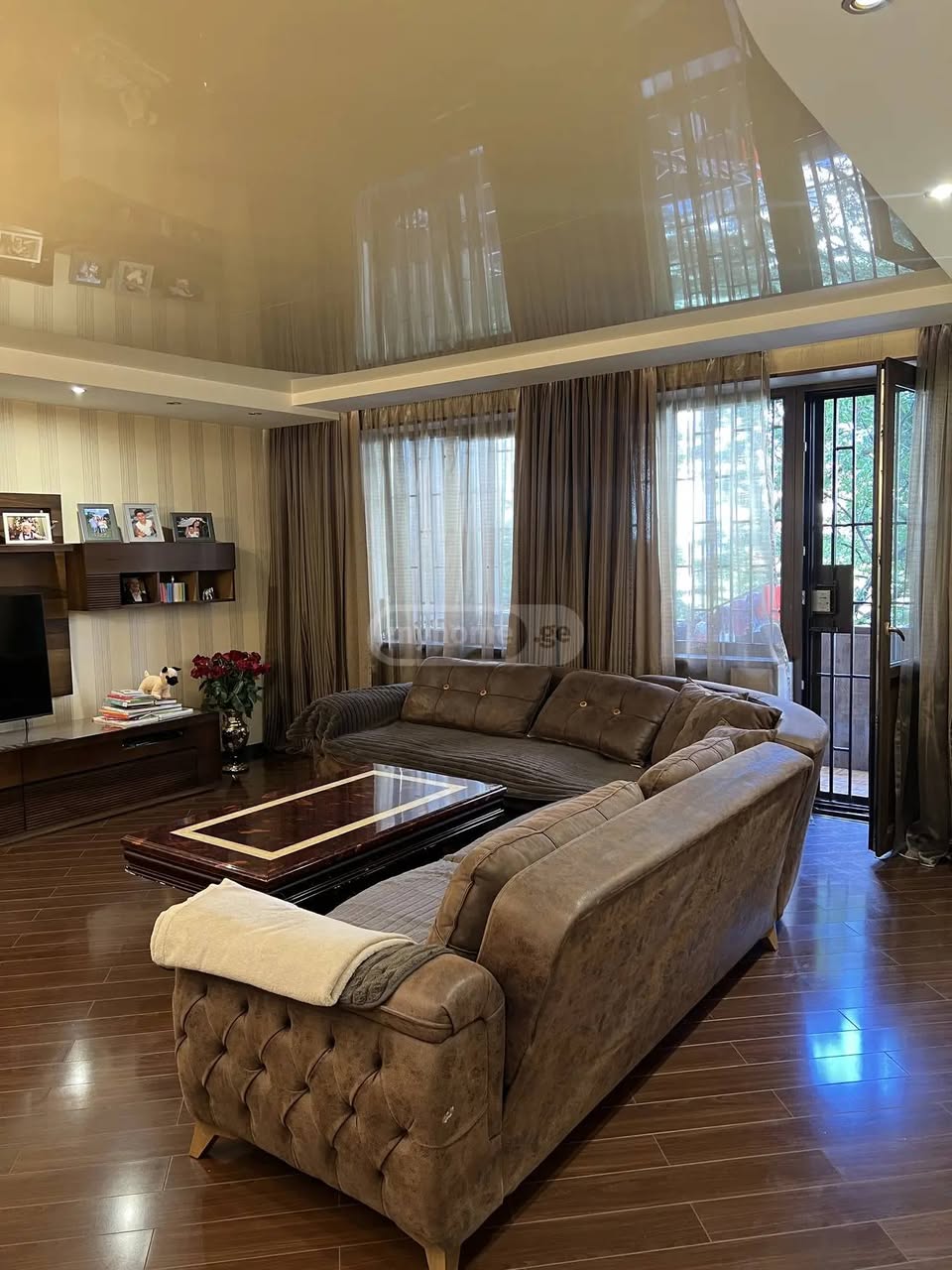 Продается 4-комнатная квартира, Тбилиси — $147,000