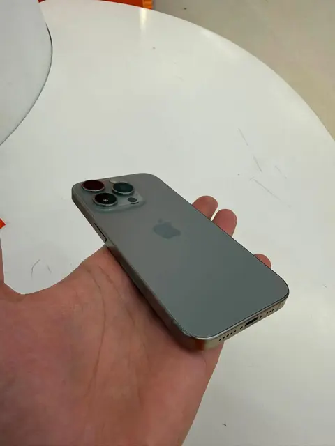 iPhone 15 Pro 128GB, natural titanium