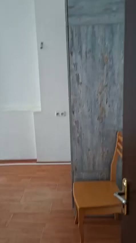 Kirayəyə mənzil, Qüstavı