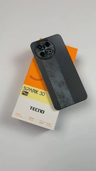 Tecno Spark 30 Pro 120 Гц