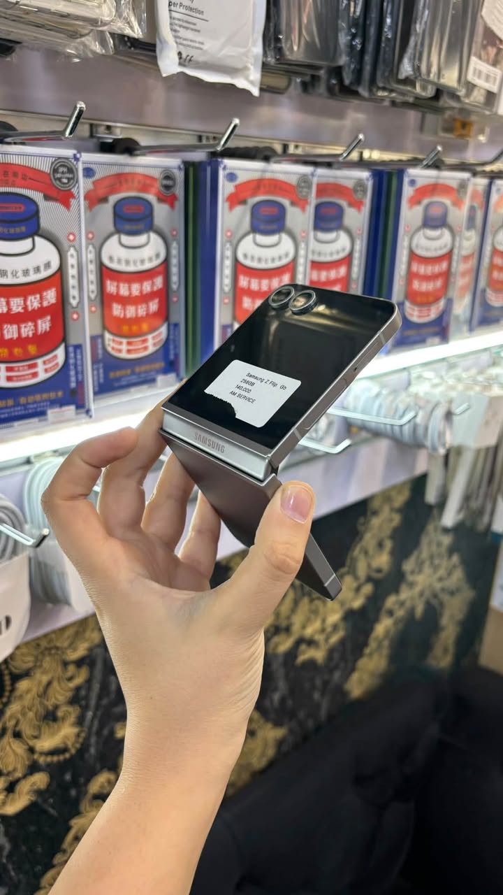 Samsung Z Flip 6 140.000 без проблем