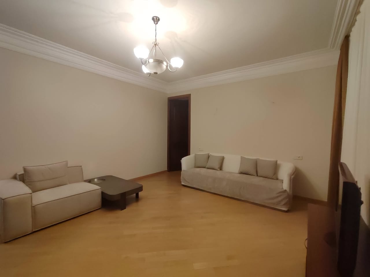 Дом, Ереван - 500 000 драм