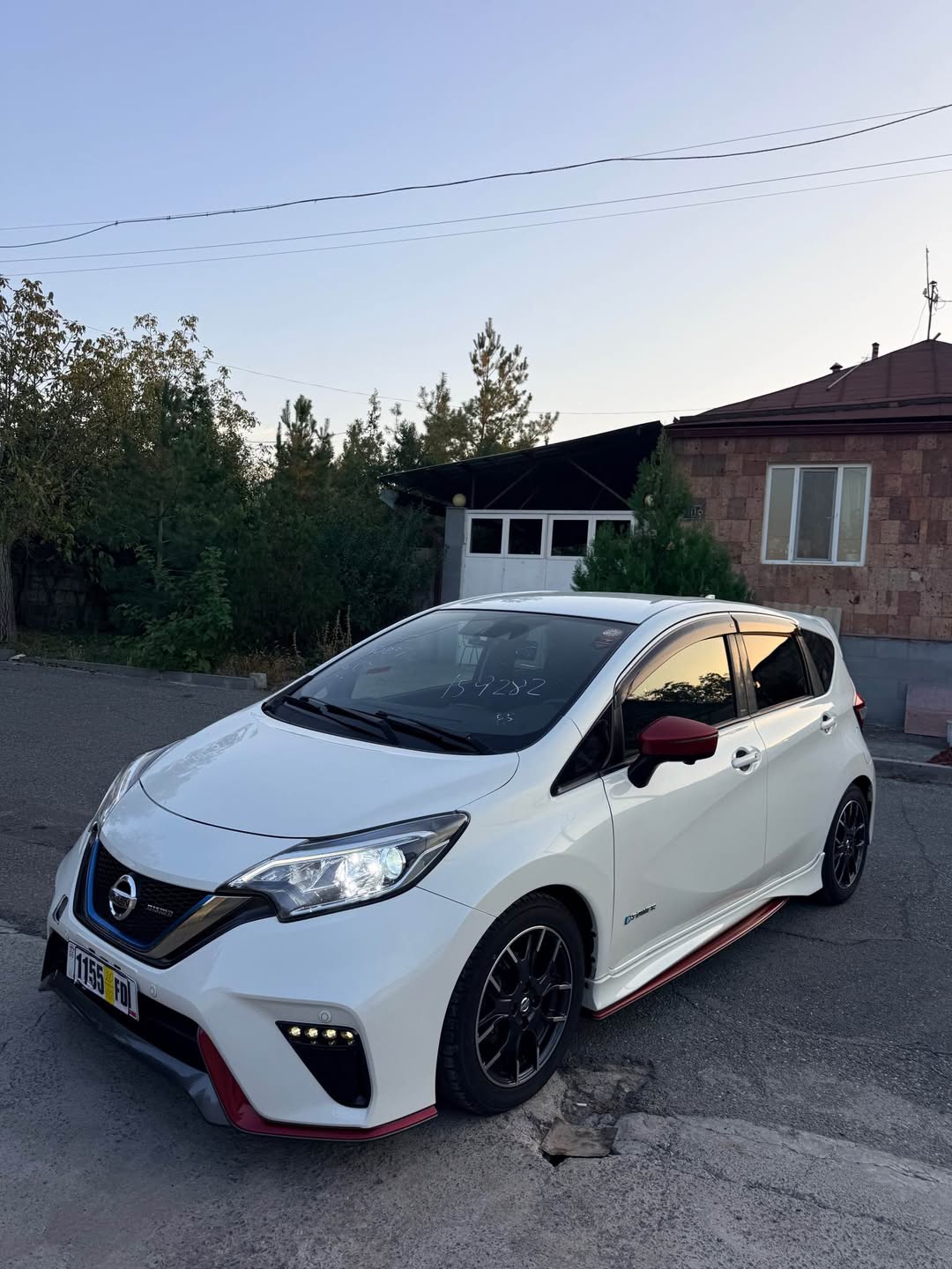 Nissan Note 2017 — 9,200$