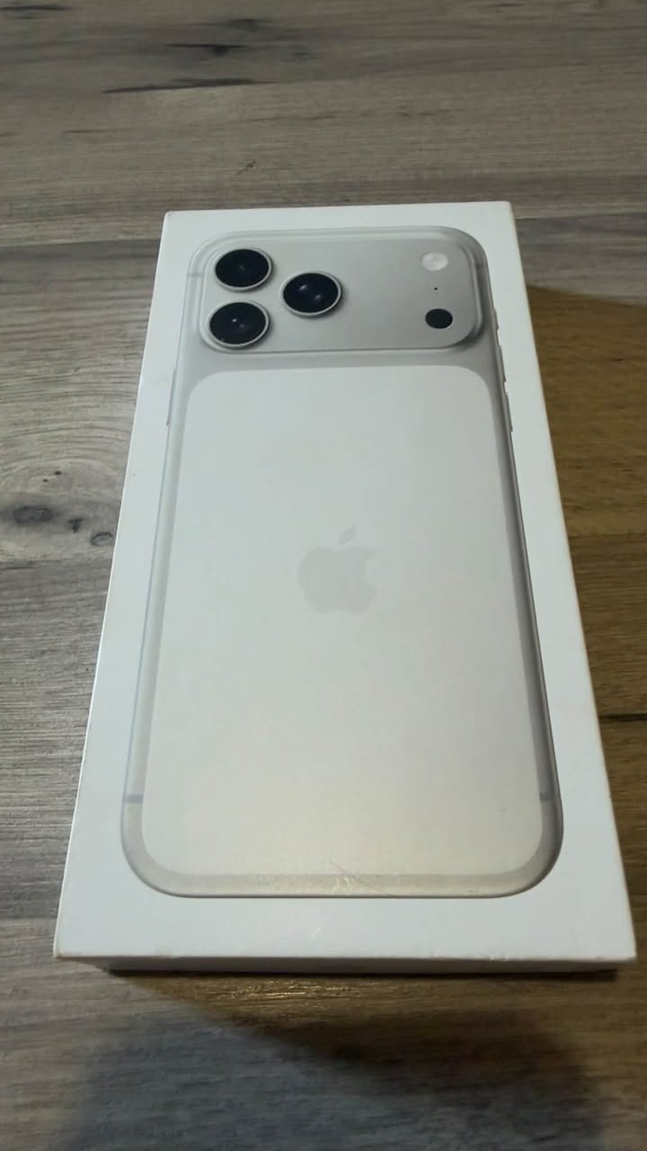 Her şey birlikte satılır veya Iphone ile değiştirilir