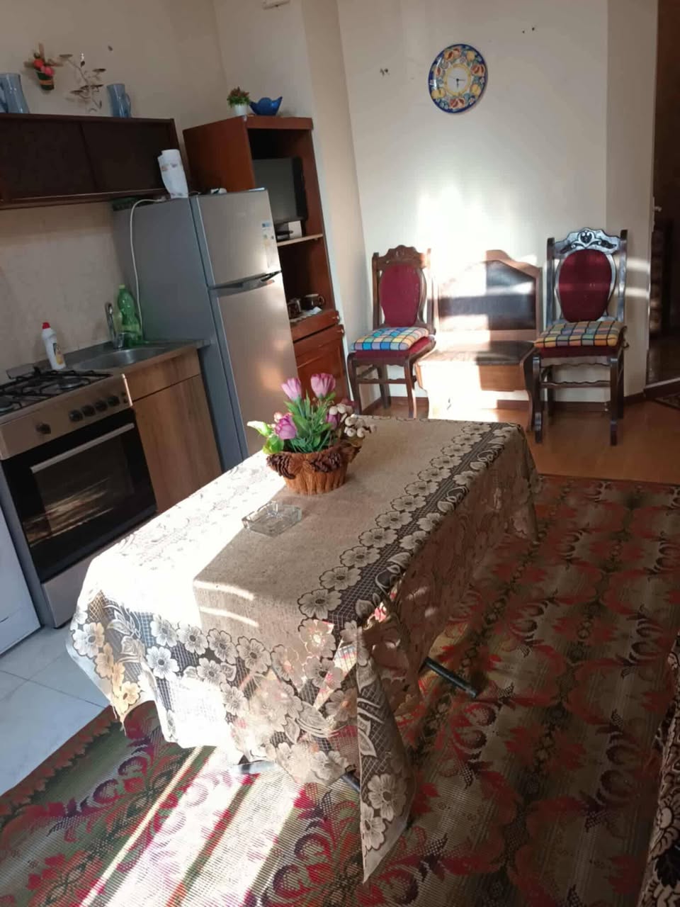 Salam. Baramiyada mənzil icarəyə verilir, yaşayış binası