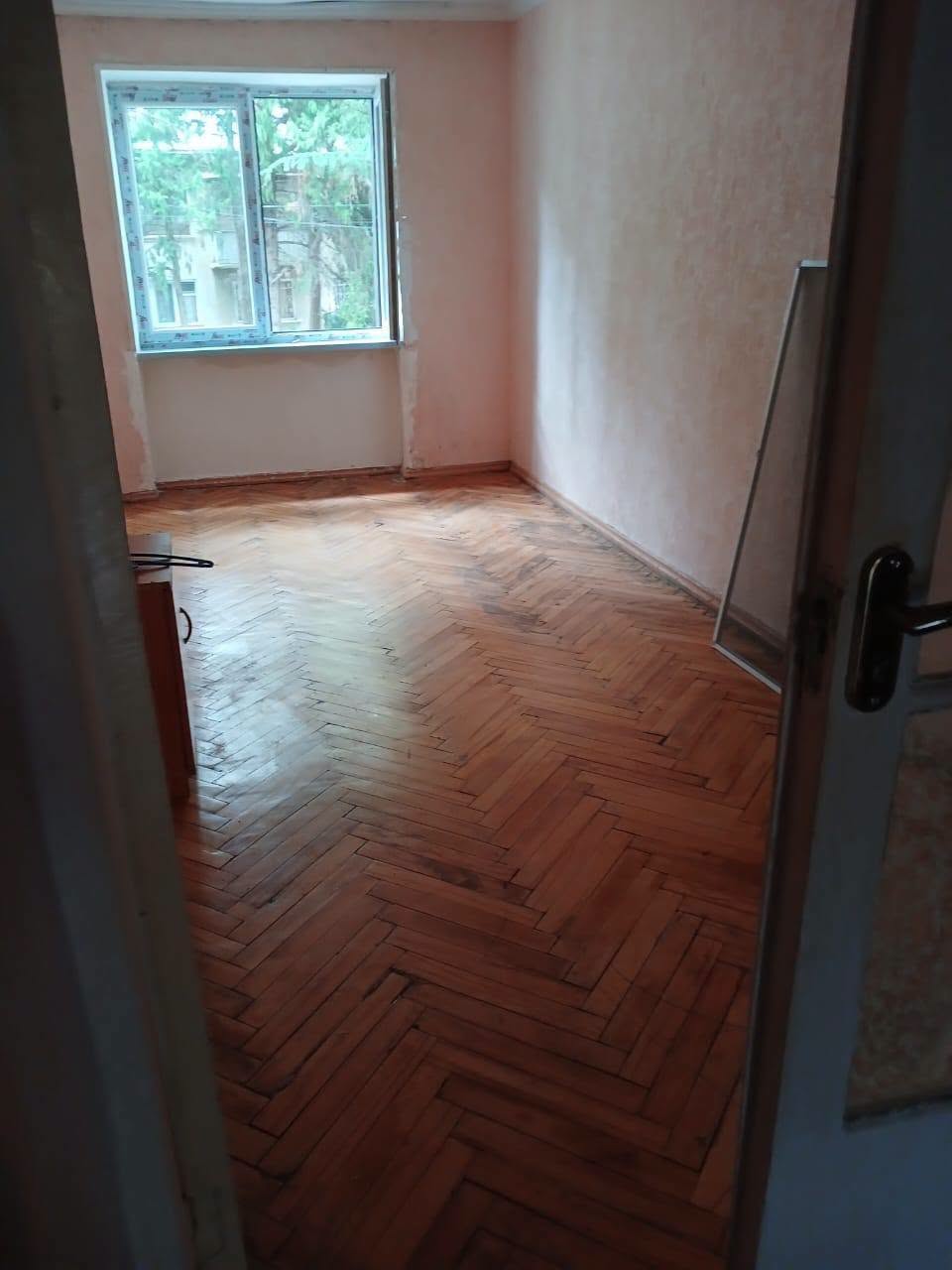Сдается в аренду 4-комнатная квартира на улице Руставели за 1,000₾