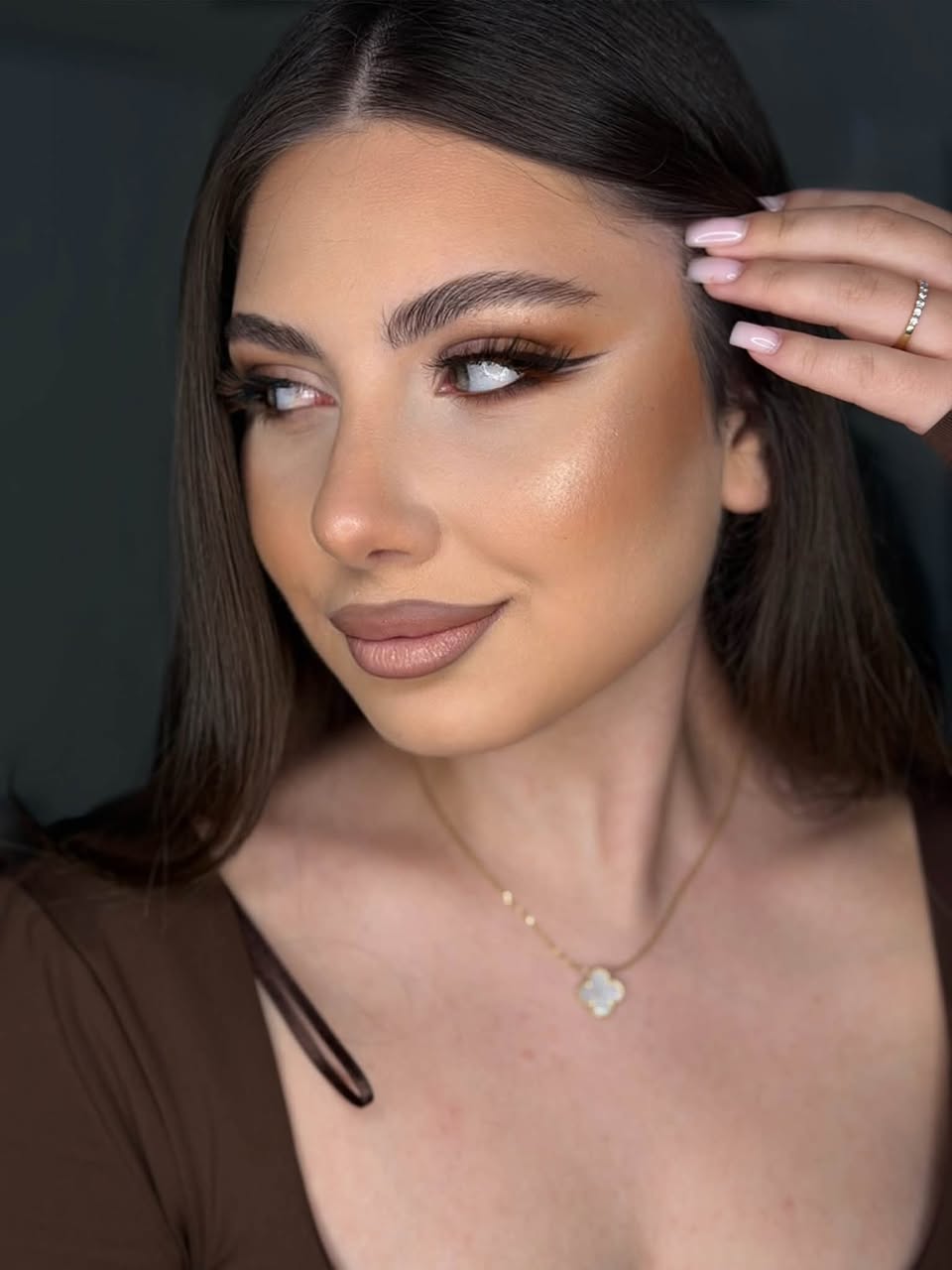 💄 Makyaj - yüksek kaliteli malzemelerle. Önceden kayıt olun