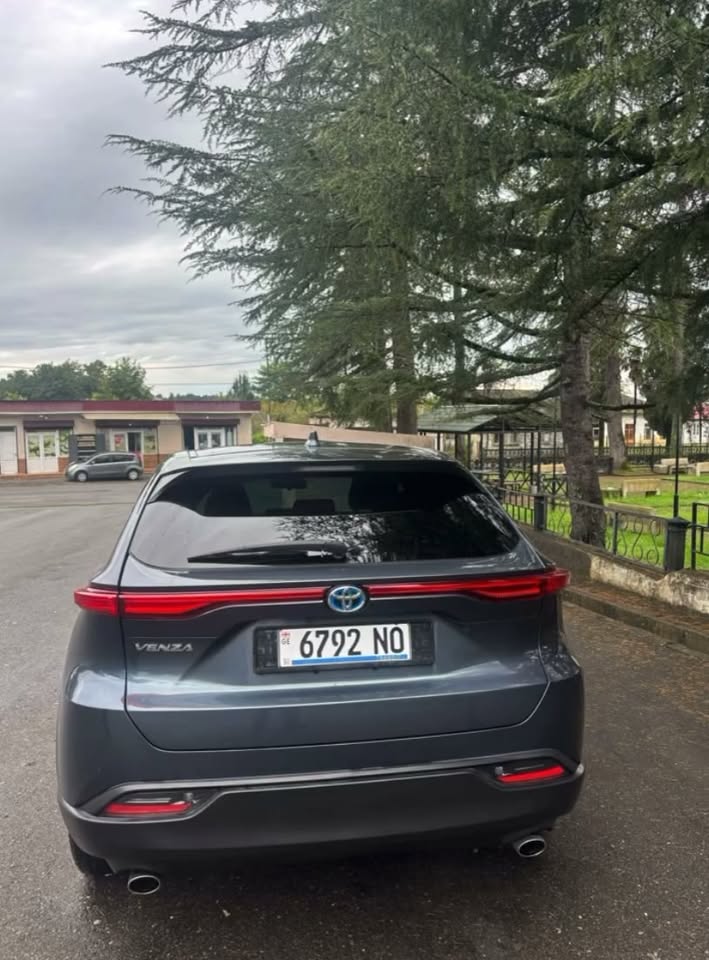 Toyota Venza 2024