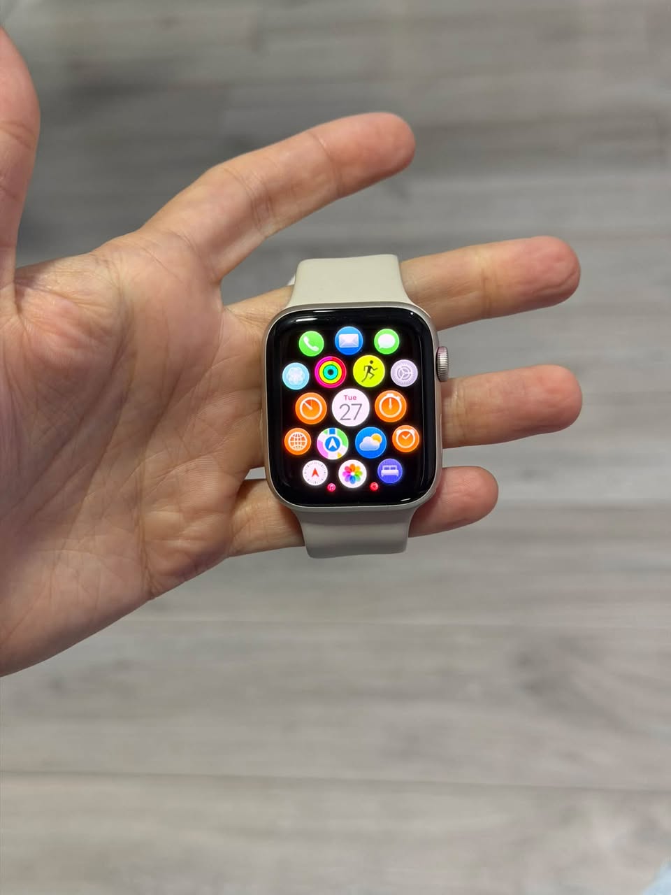 Apple Watch SE 2, ბატარეა 100%