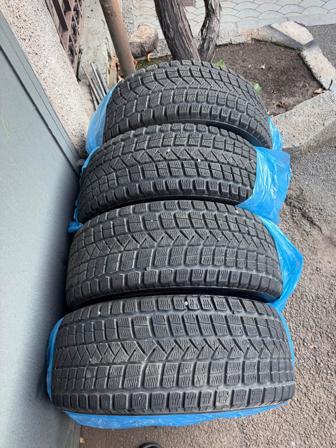 Maxxis — 180,000$