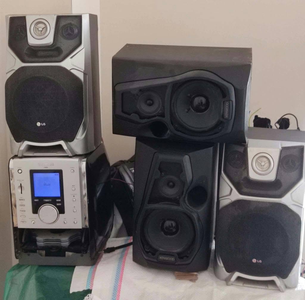 The center is THOMSON 130 watts. I sell ELAC dynamics for — 220₾