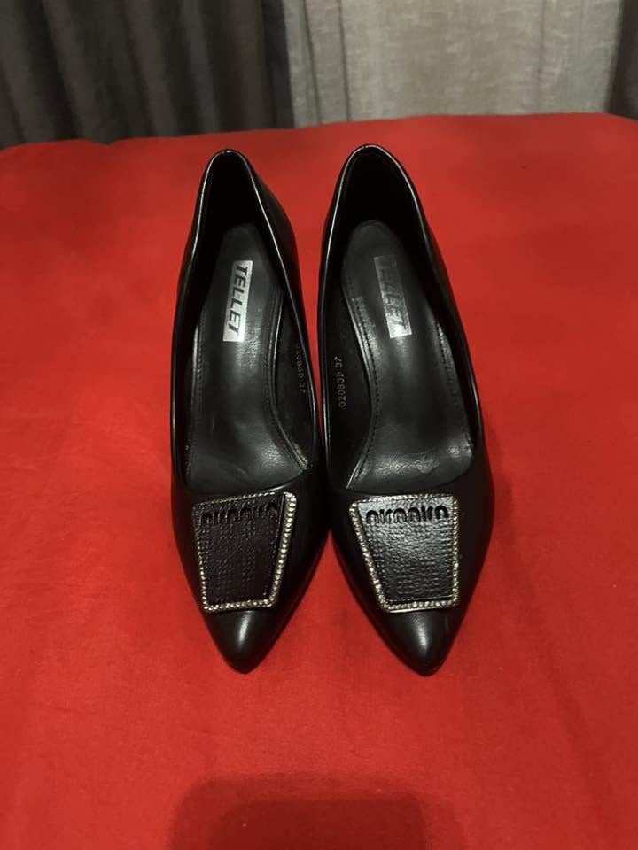 Black leather pumps TELLET, size 37