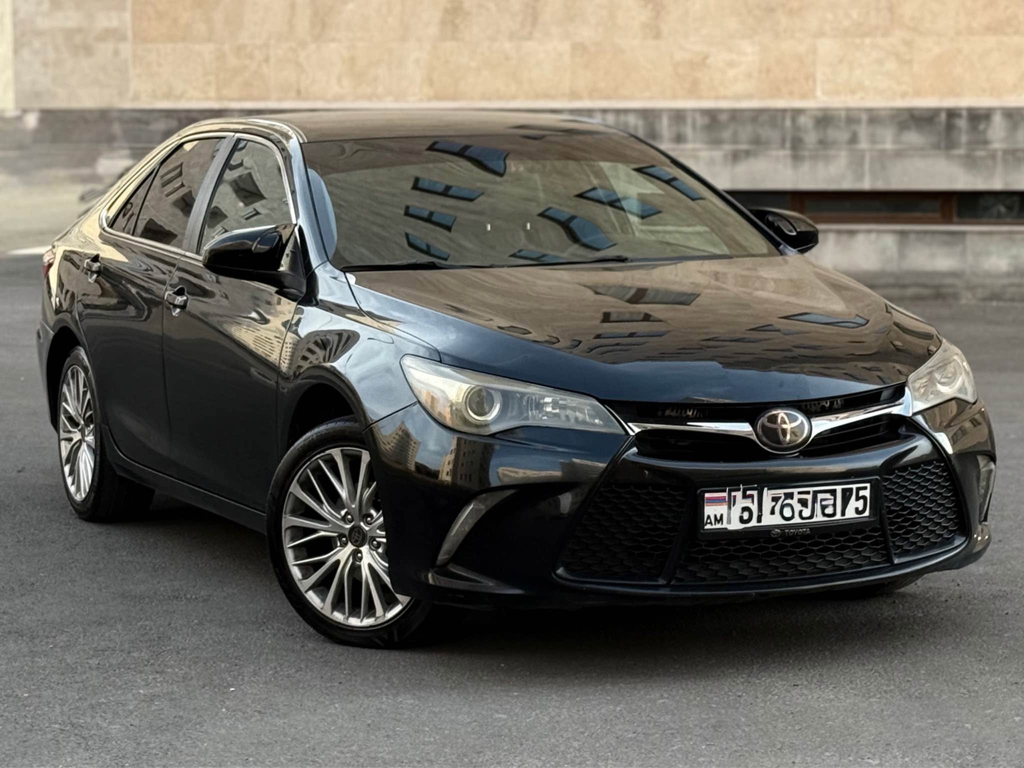 Toyota Camry 2017 — 12,900$