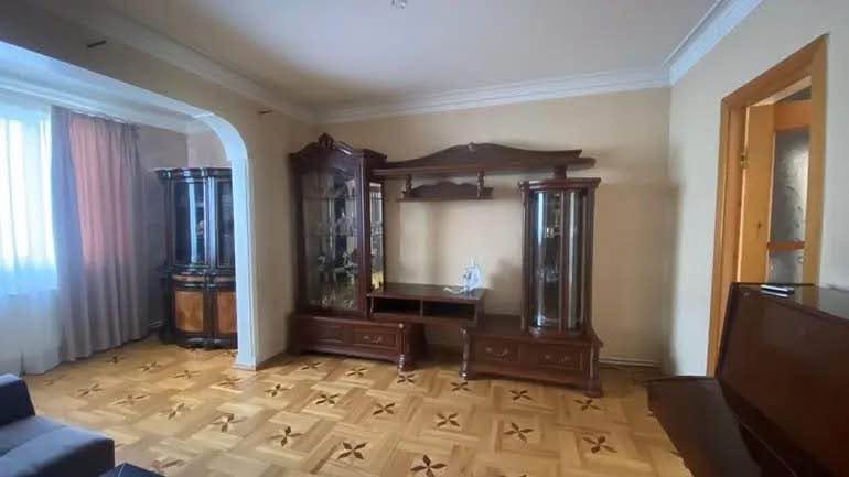 იყიდება 3-ოთახიანი ბინა, თბილისი — $100,000