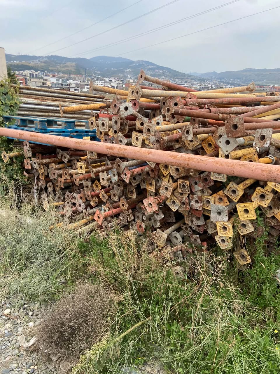 Merhaba, ikinci el inşaat malzemesi var, yani - 17₾