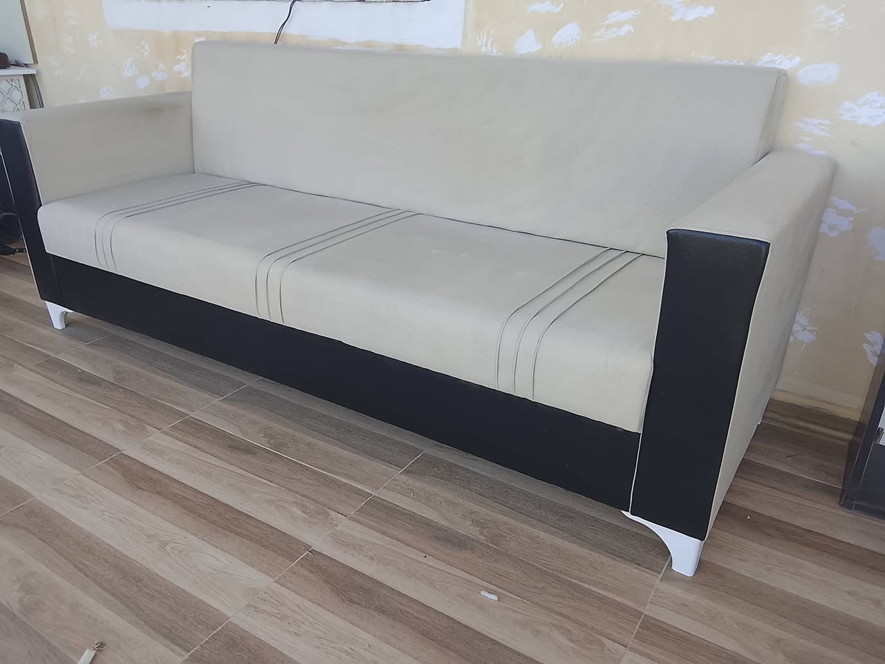 Üç kişilik kanepe, yeni stok