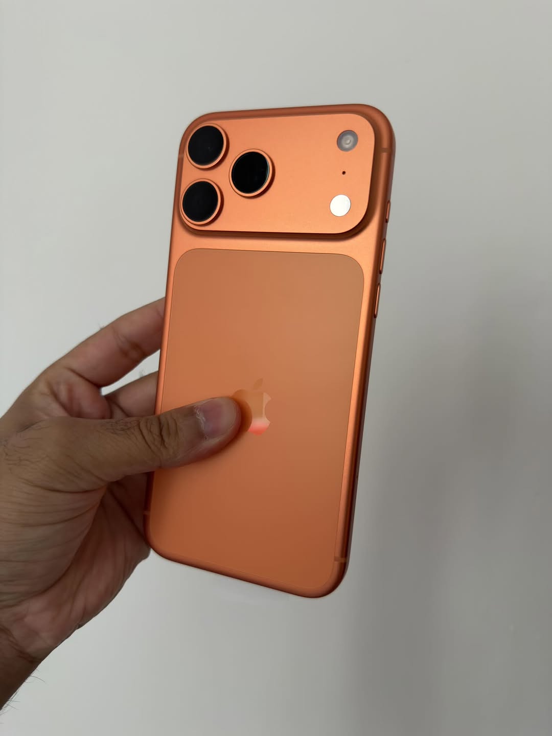 17 pro max orange, 256gb, eSIM, — 380,000֏