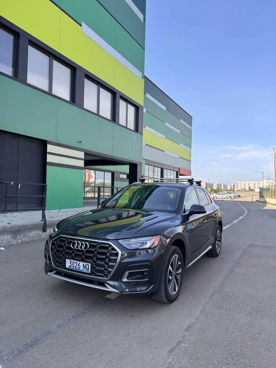 Audi Q5 ili:2022 qiyməti:17800$ yaxşıdır