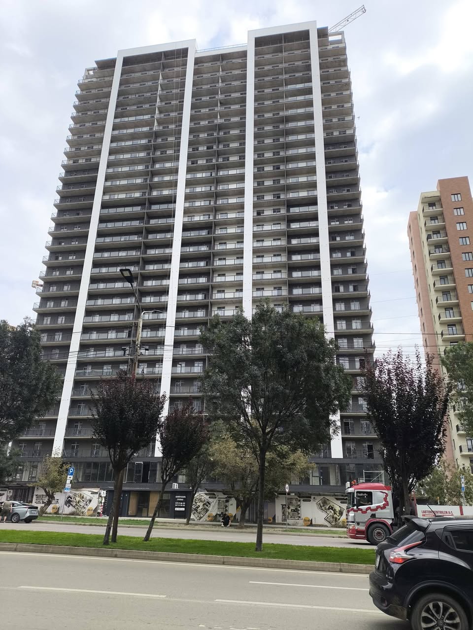 Продаётся 3-комнатная квартира, Тбилиси — $80,000