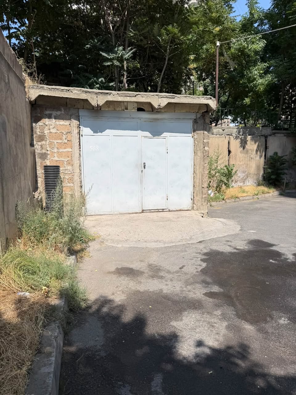 Stone garage for sale, total area 27km, $16,000