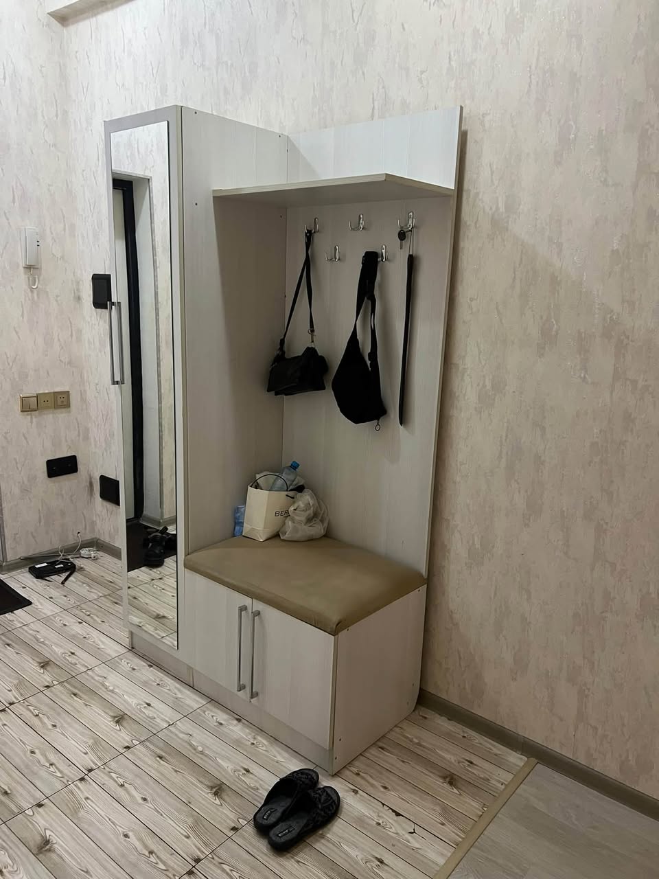 ЕВЕ 1 девушка ищет соседку по комнате — 220₼