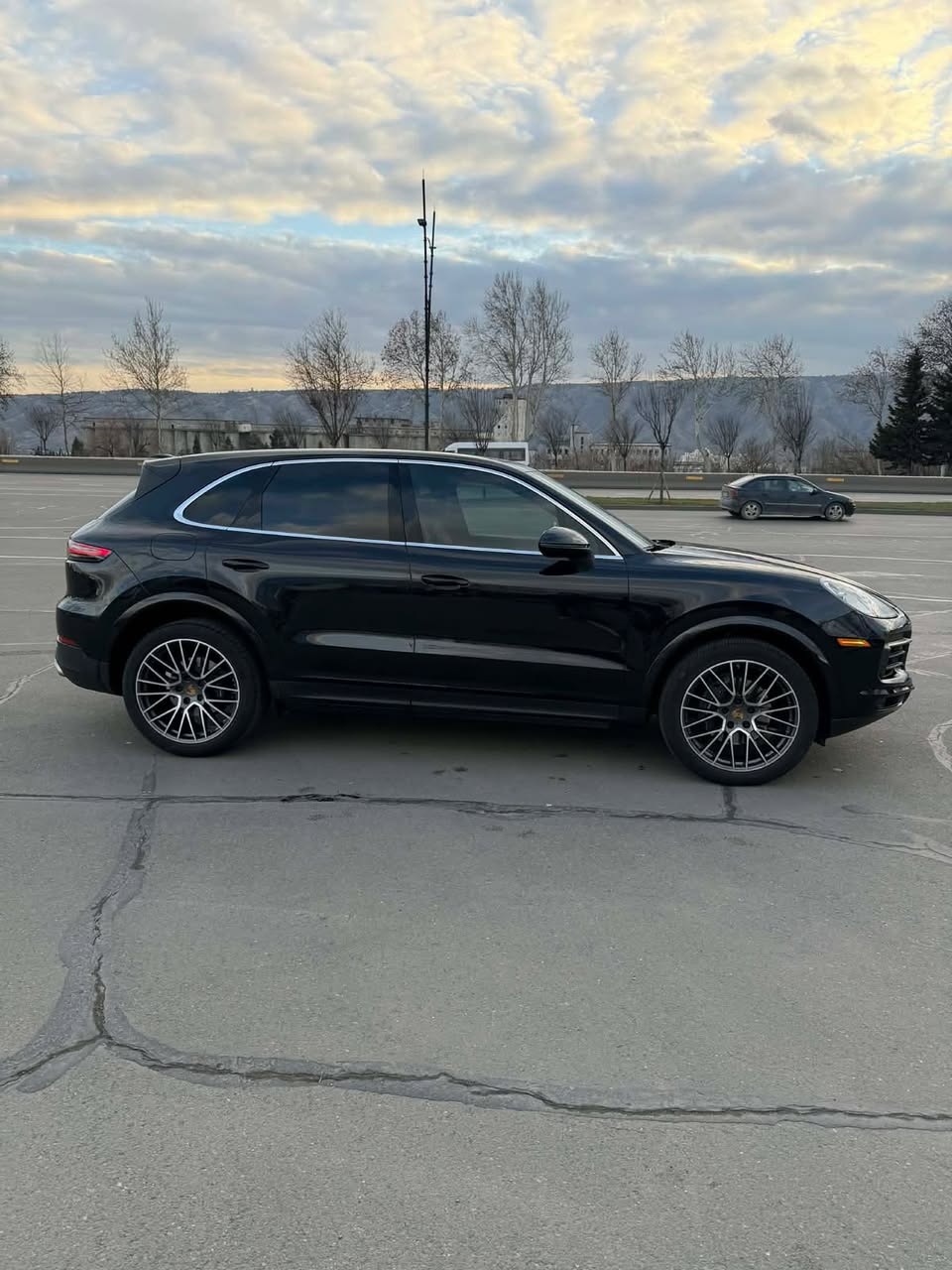 Porsche Cayenne 2019-a daha bahalı maşına dəyişilir.
