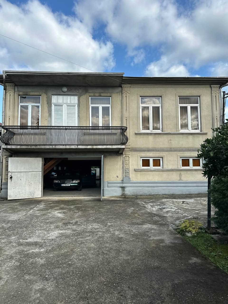 🏡 Zugdidi'de ev satılık — 195,000$
