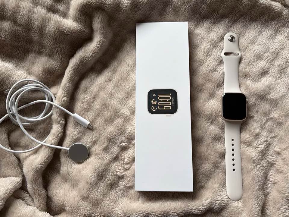 Apple Watch SE 3rd gen Starlight, new