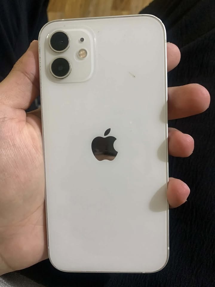 White iPhone, battery 83%