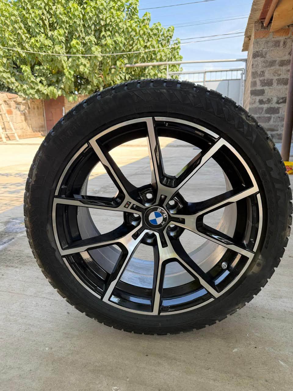 BMW-nin Pirelli qış təkərləri