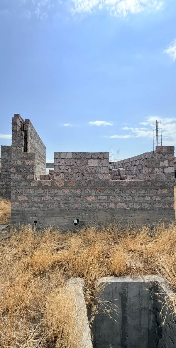 İrəvandan 2 km məsafədə, QUKASAVAN yarımquruluşda özəl 48,000$