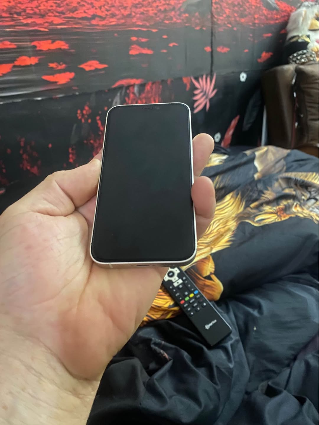 iPhone 128GB, ideal condition, with cases