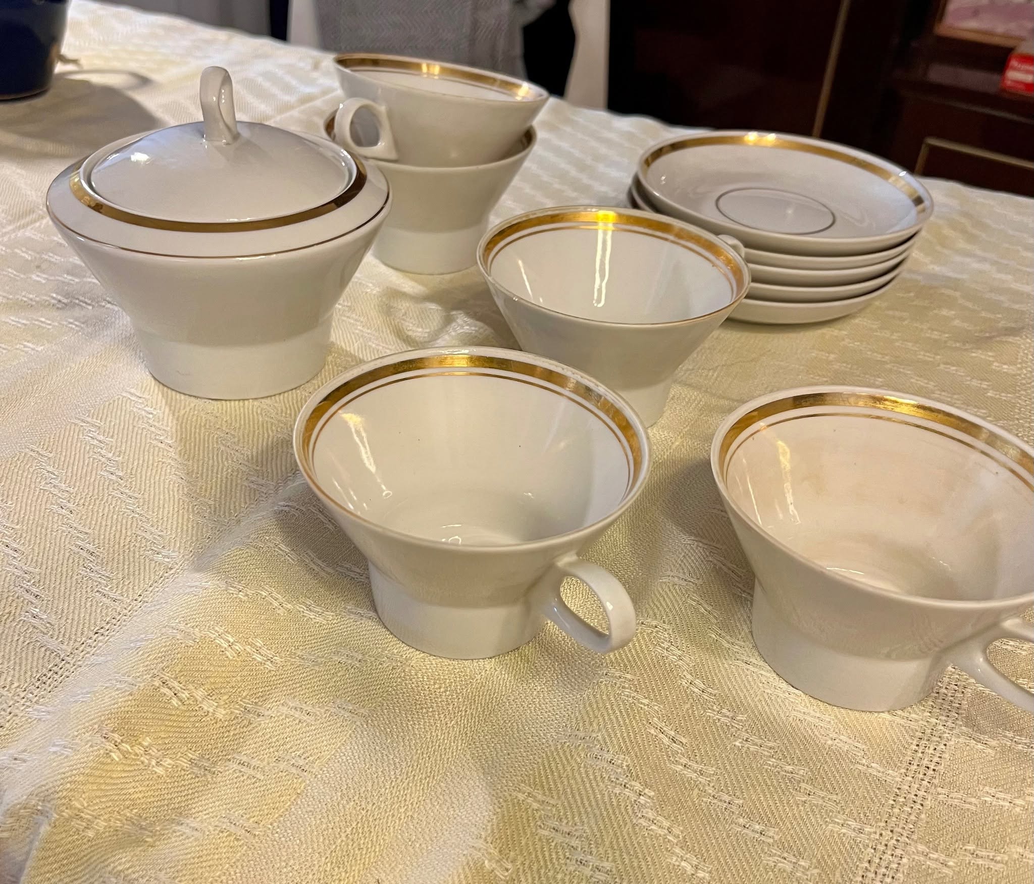 Продается классический чайный сервиз Дулова фаянса