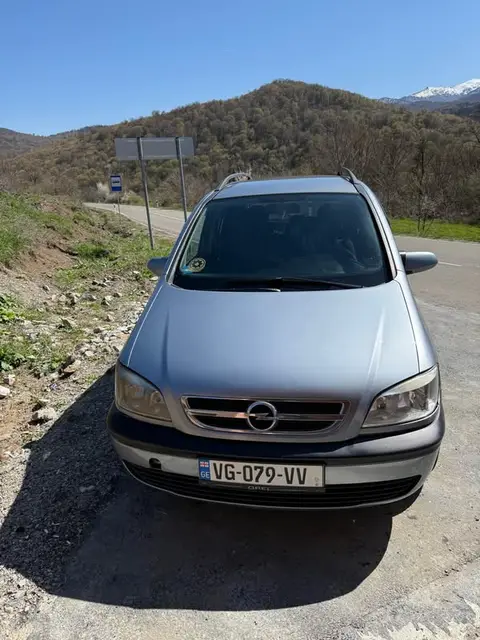 ავტომობილი 2003