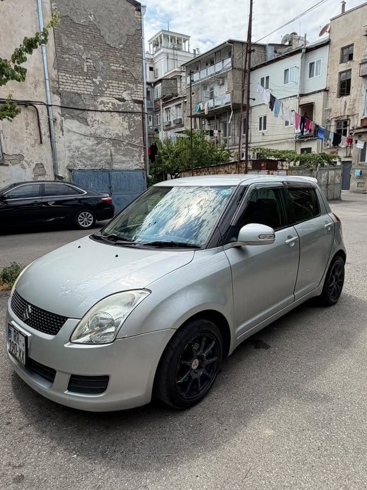 Suzuki Swift 2010 — 2,800$