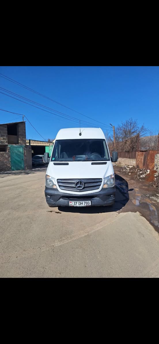 Mercedes Sprinter 2018 — $19,500