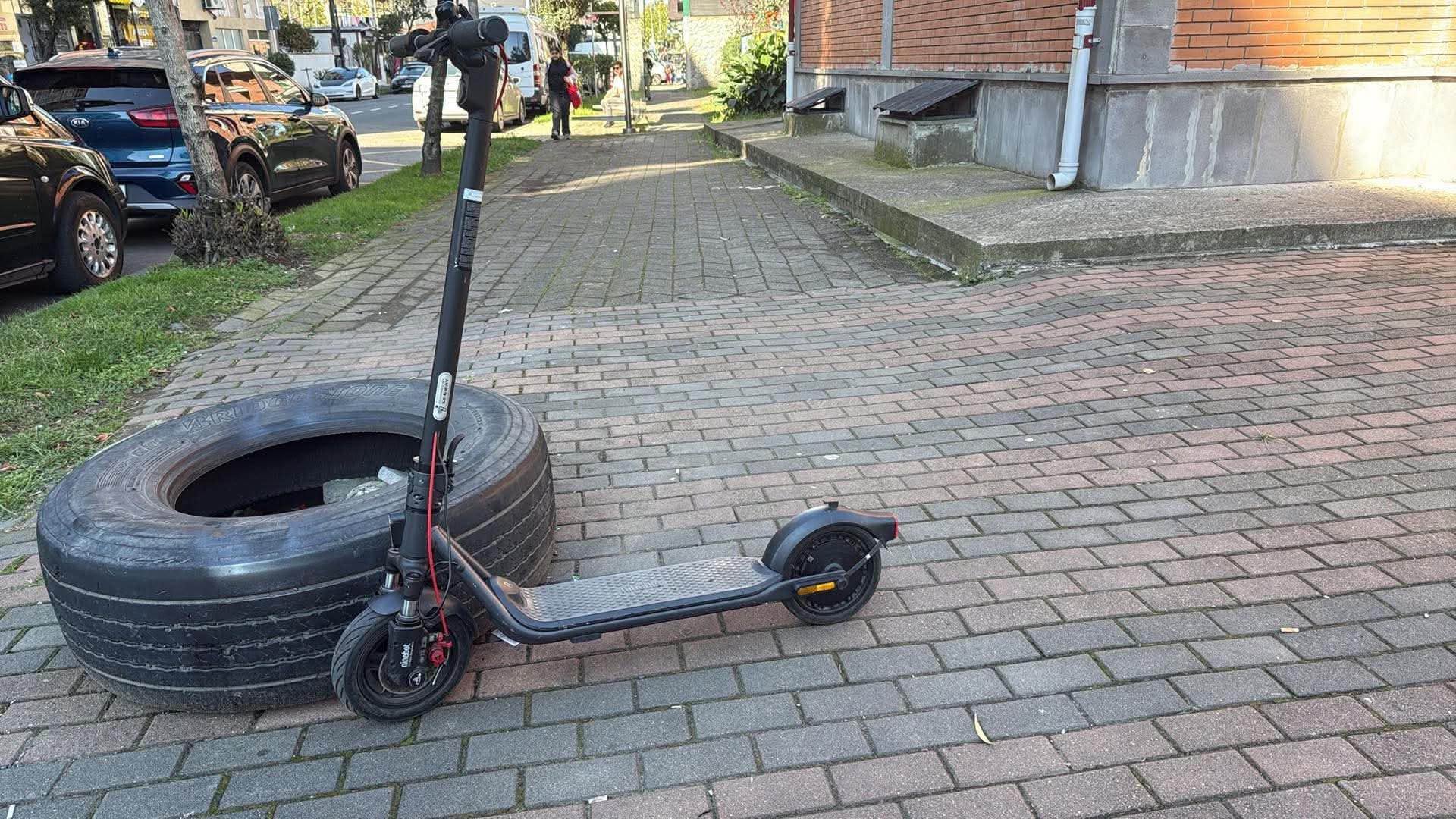 Продаётся Ninebot F2 Pro. Скутер куплен за — 1,200₾