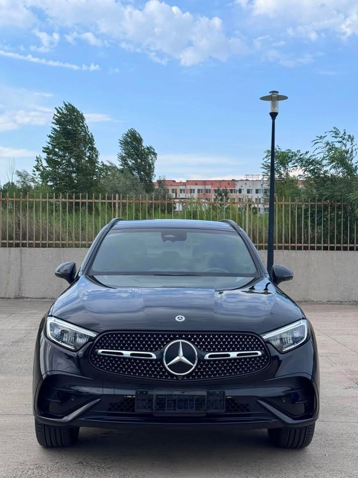 Mercedes-Benz GLC 300 (Hybrid) AMG 2024 — 46,000$