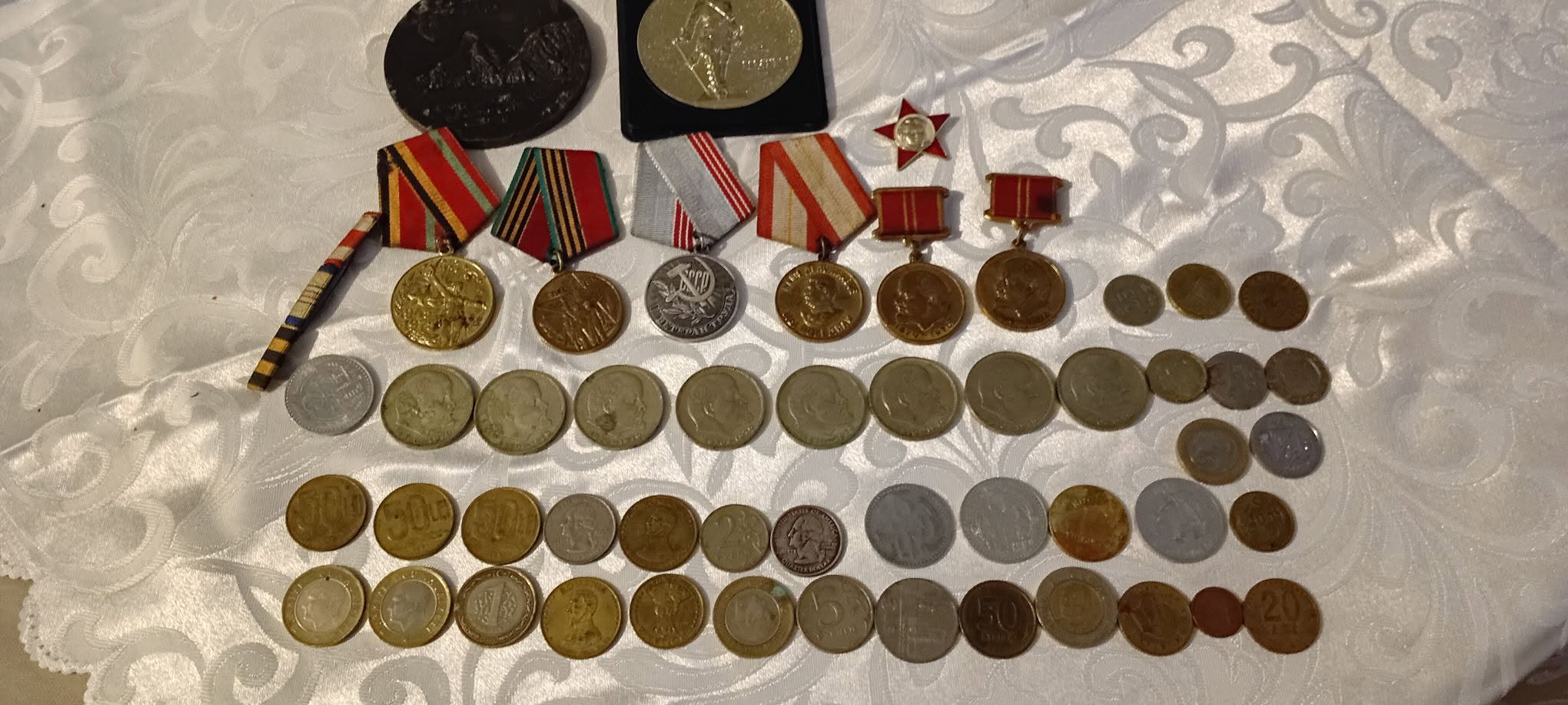 Medallar və sikkələr, birgə