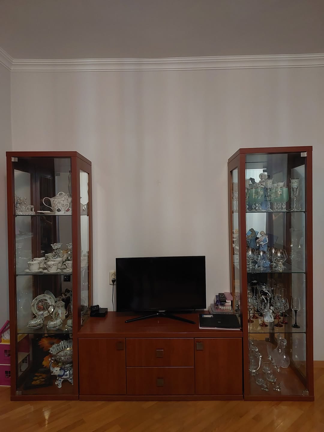 MDF ვიტრინის კარადა, უდეფექტო