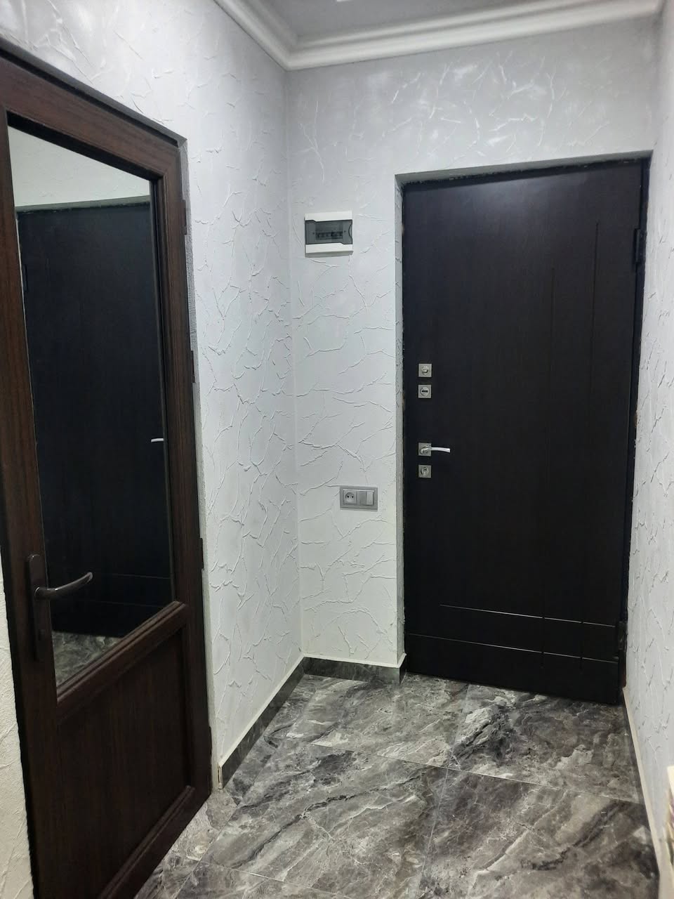 Satılık daire, Çarencavân