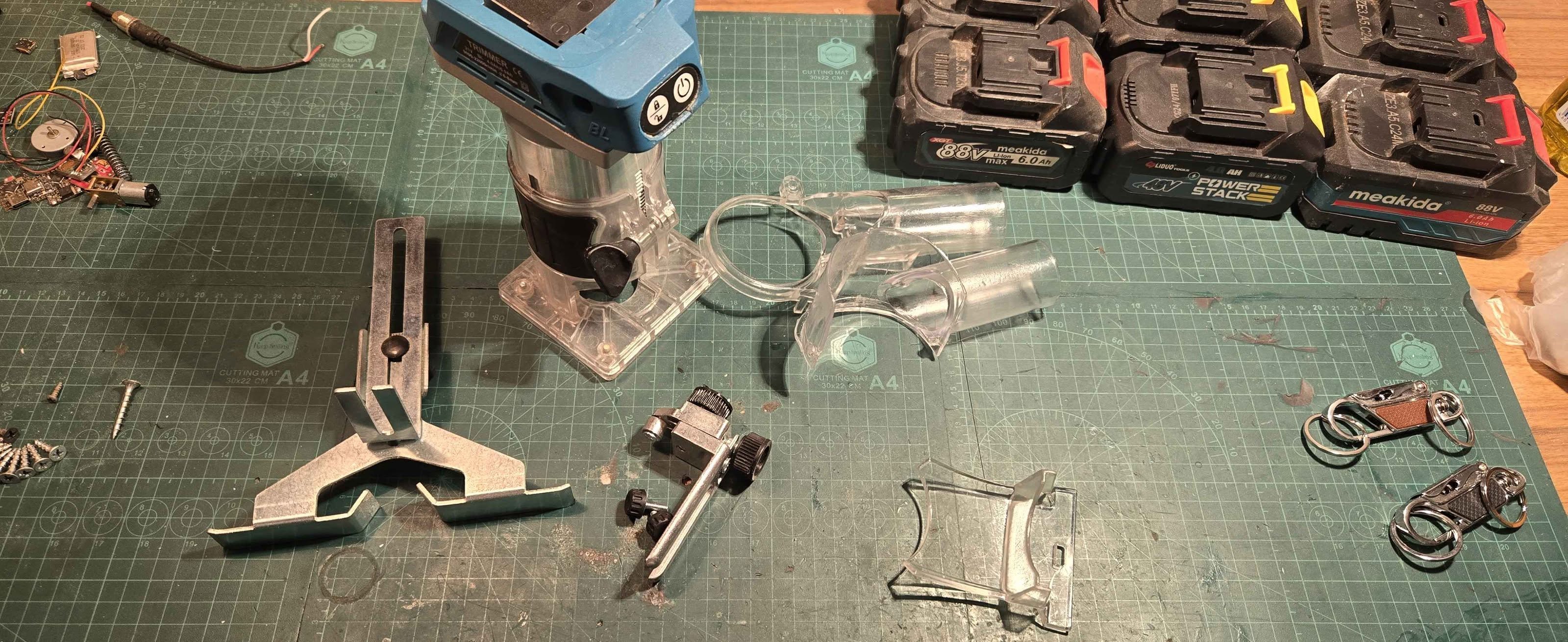 Cordless router with 2 batteries and accessories