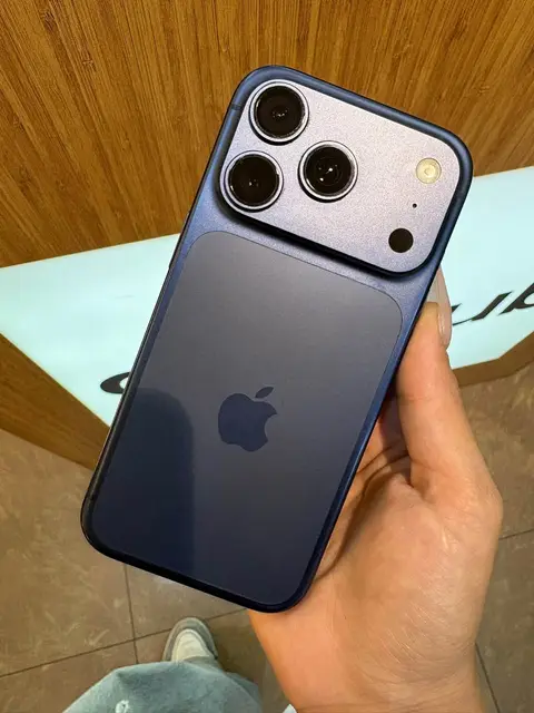 📱 iPhone 17 Pro əlavəli 360,000 əmir
