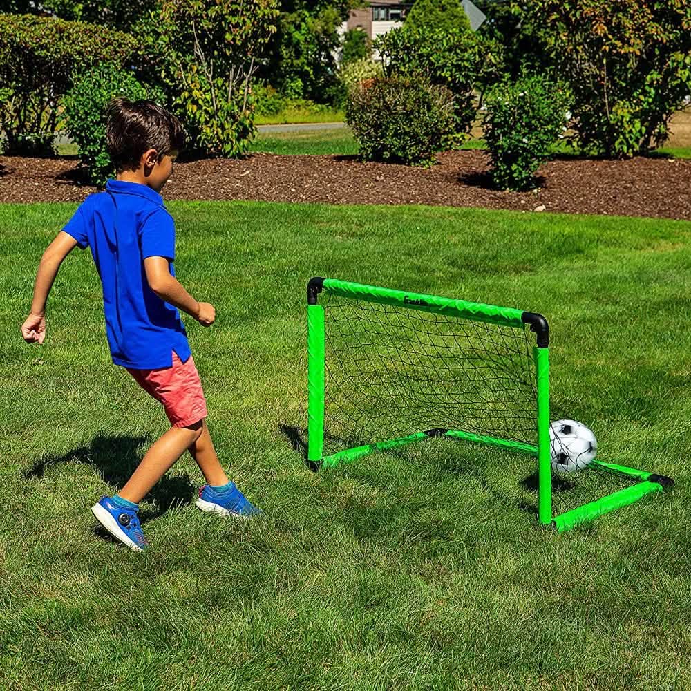 ⚽️ Küçük futbolcular için büyük eğlence! 🥅
